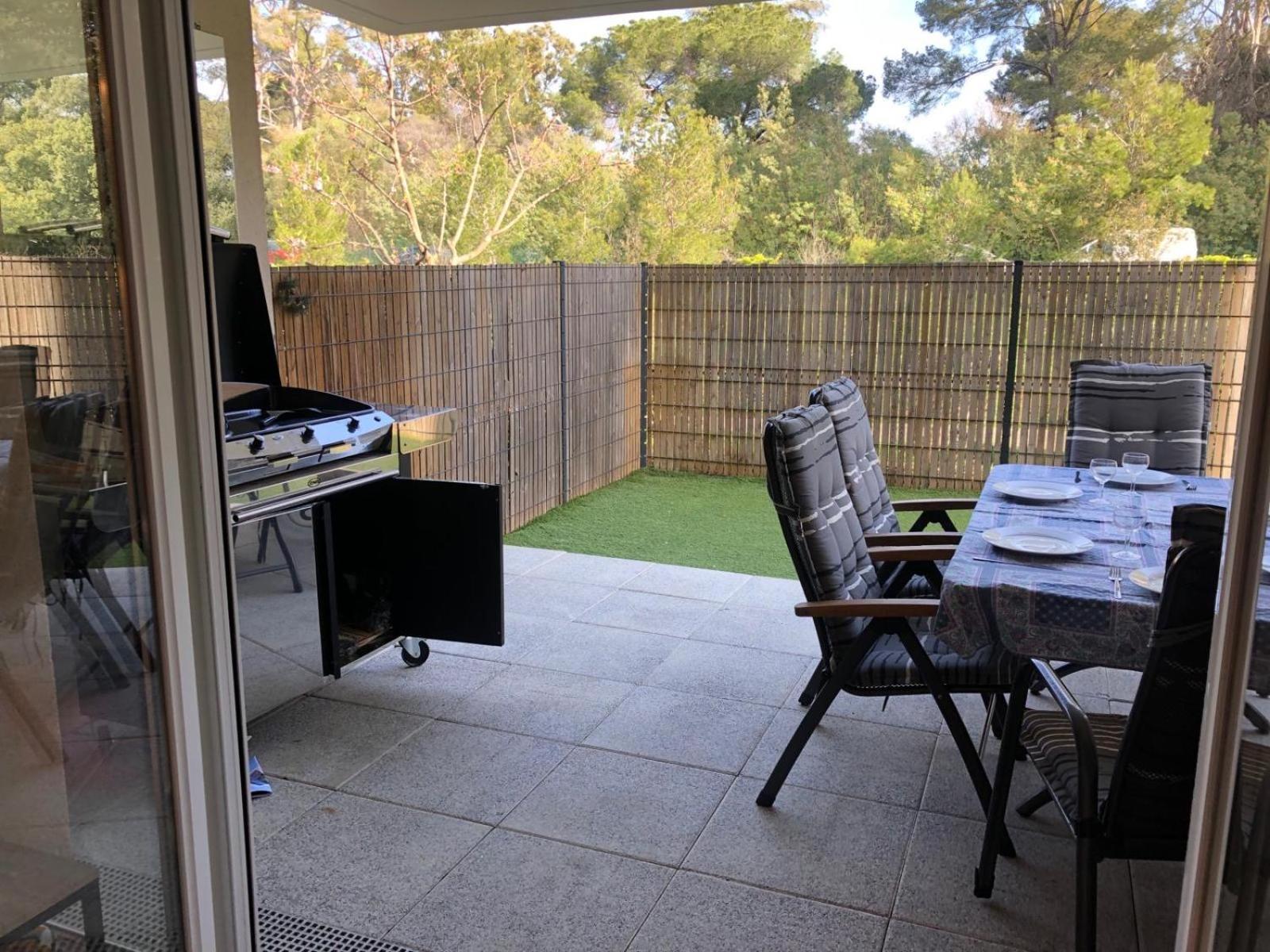 Apartamento Rez De Jardin T3 Recent Et Calme Au Nouvelles Terres A La Londe Les Maures Exterior foto